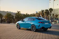 w-m235-xdrive-gran-coupe-miami-blue-02-2025-2250px.webp