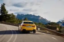 m235-xdrive-gran-coupe-speed-yellow-02-2025-2250px.webp