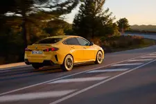 m235-xdrive-gran-coupe-speed-yellow-02-2025-2250px.webp