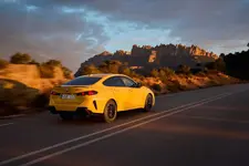 m235-xdrive-gran-coupe-speed-yellow-02-2025-2250px.webp