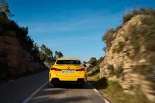 m235-xdrive-gran-coupe-speed-yellow-02-2025-2250px.webp
