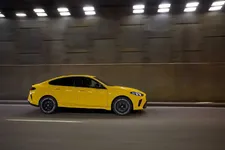 m235-xdrive-gran-coupe-speed-yellow-02-2025-2250px.webp