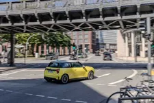 P90537190-mini-cooper-e-02-2024-2250px.webp