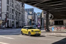P90537184-mini-cooper-e-02-2024-2250px.webp