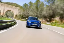 P90550291-mini-cooper-se-05-2024-2250px.webp