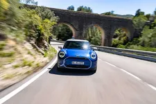 P90550289-mini-cooper-se-05-2024-2250px.webp