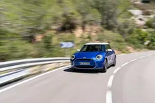 P90550287-mini-cooper-se-05-2024-2250px.webp