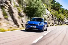 P90550283-mini-cooper-se-05-2024-2250px.webp