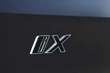 70-xdrive-frozen-deep-grey-metallic-03-2025-2250px.webp