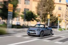 P90588591-mini-cooper-convertible-s-03-2025-2250px.webp