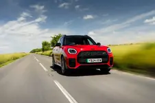 mini-countryman-se-chili-red-uk-photography-2249px.webp