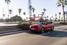 P90588529-mini-cooper-convertible-s-03-2025-2250px.webp