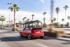P90588538-mini-cooper-convertible-s-03-2025-2250px.webp