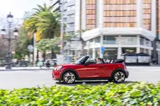 P90588546-mini-cooper-convertible-s-03-2025-2249px.webp
