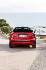 P90588575-mini-cooper-convertible-s-03-2025-999px.webp