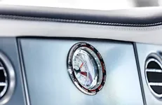 P90592578-phantom-vii-clock-2305px.webp