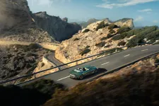 Aston Martin Vanquish Volante_03.webp