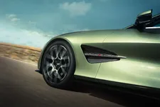 Aston Martin Vanquish Volante_06.webp