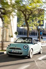 P90588659-mini-cooper-convertible-s-04-2025-1000px.webp