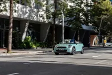 P90588671-mini-cooper-convertible-s-04-2025-2249px.webp