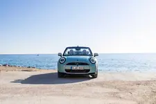 P90588697-mini-cooper-convertible-s-04-2025-2250px.webp