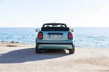 P90588705-mini-cooper-convertible-s-04-2025-2250px.webp