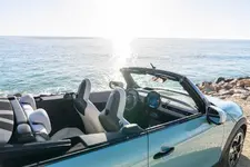 P90588714-mini-cooper-convertible-s-04-2025-2250px.webp
