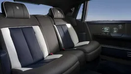 P90597233-rolls-royce-phantom-extended-2666px.webp