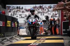 onship-rokit-bmw-motorrad-worldsbk-team-bmw-2250px.webp