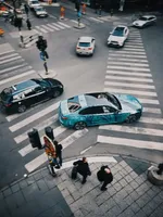 -with-artist-gregor-hildebrandt-bmw-i5-seda-1125px.webp