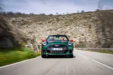 -mini-john-cooper-works-convertible-04-2025-2250px.webp