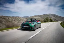 -mini-john-cooper-works-convertible-04-2025-2250px.webp
