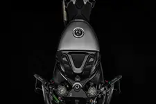 P90599106-bmw-motorrad-concept-rr-2250px.webp