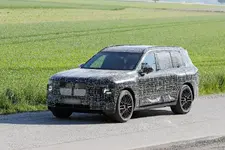 2028-bmw-x7-spied-flaunting-quad-tailpipes-could-it-be-packing-v8-muscle_6.webp