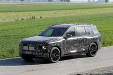 2028-bmw-x7-spied-flaunting-quad-tailpipes-could-it-be-packing-v8-muscle_7.webp