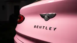 Bentayga EWB Mulliner in Candy Pink - 9.webp