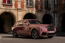olls-royce-captivates-at-paris-fashion-week-2253px.webp