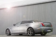 jag_xj_ring_taxi_nurburgring_040512_7_LowRes.webp