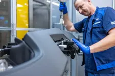 on-cockpit-bmw-group-plant-landshut-05-2025-2250px.webp