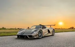 Hennessey-unveiled-the-worlds-only-manual-Venom-F5-and-it-comes-with-over-2000-horsepower-203...webp