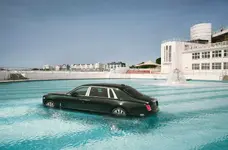 0614906-rolls-royce-phantom-at-tinside-lido-2272px.webp