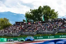 hubert-motorsport-33-bmw-m4-gt3-evo-ren-ras-2250px.webp