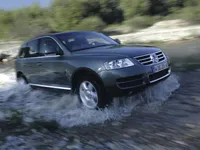 DB2003AU00103_web_1600.webp