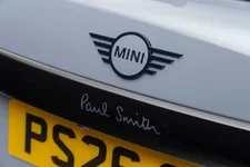 5-the-mini-cooper-5-door-paul-smith-edition-2250px.webp