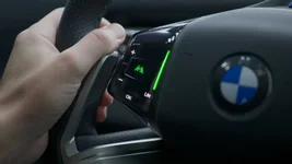 h-the-motorway-assistant-in-the-new-bmw-ix3-2666px.webp