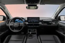 2025toyotahiluxbevint02.webp