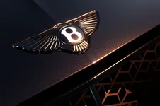 18 - New Supersports,Bentley wings.webp