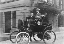 rmsworths-columbia-electric-carriage-c-1898-2154px.webp