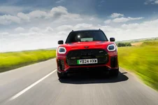 mini-countryman-se-chili-red-uk-photography-2249px.webp