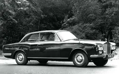 P90166829-rolls-royce-corniche-2397px.webp